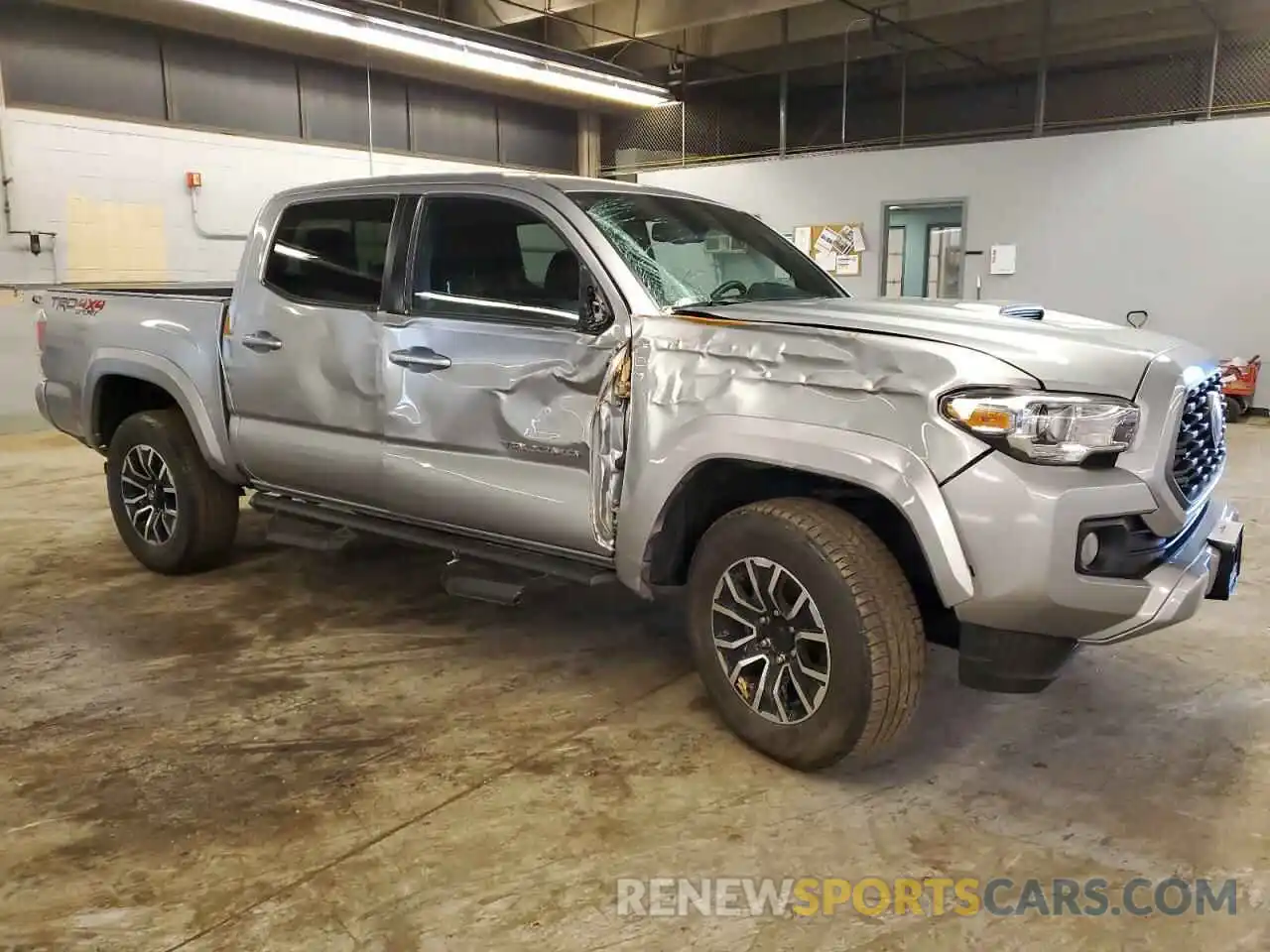 4 Photograph of a damaged car 3TMCZ5AN3LM300076 TOYOTA TACOMA 2020