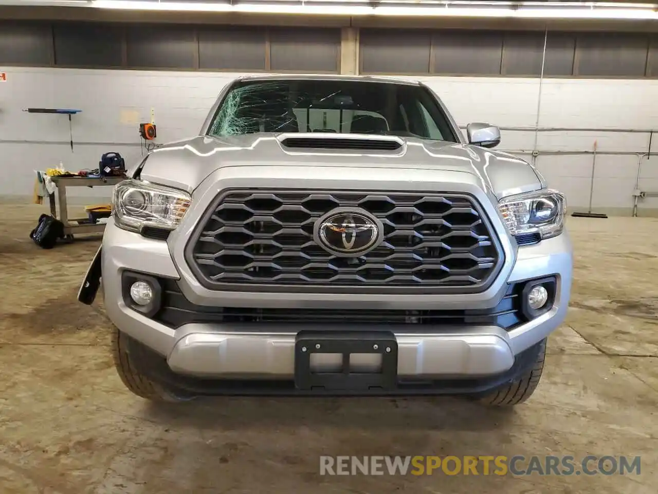 5 Photograph of a damaged car 3TMCZ5AN3LM300076 TOYOTA TACOMA 2020