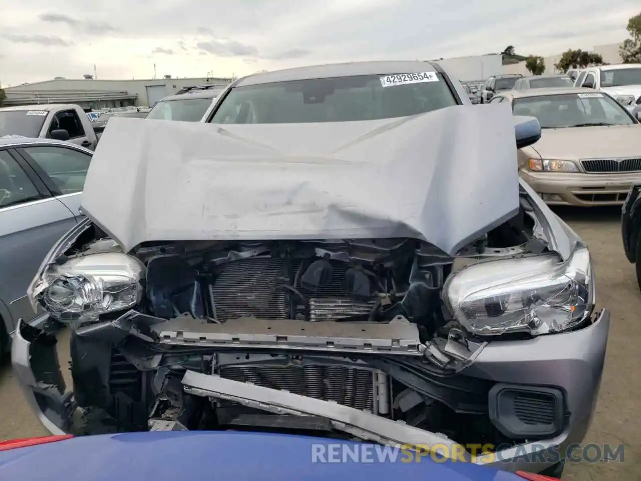 5 Photograph of a damaged car 3TMCZ5AN3LM310445 TOYOTA TACOMA 2020