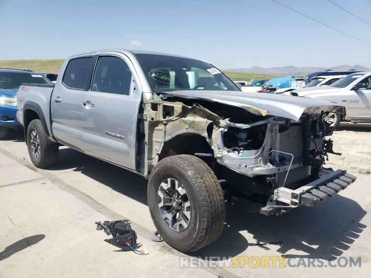 1 Photograph of a damaged car 3TMCZ5AN3LM311207 TOYOTA TACOMA 2020