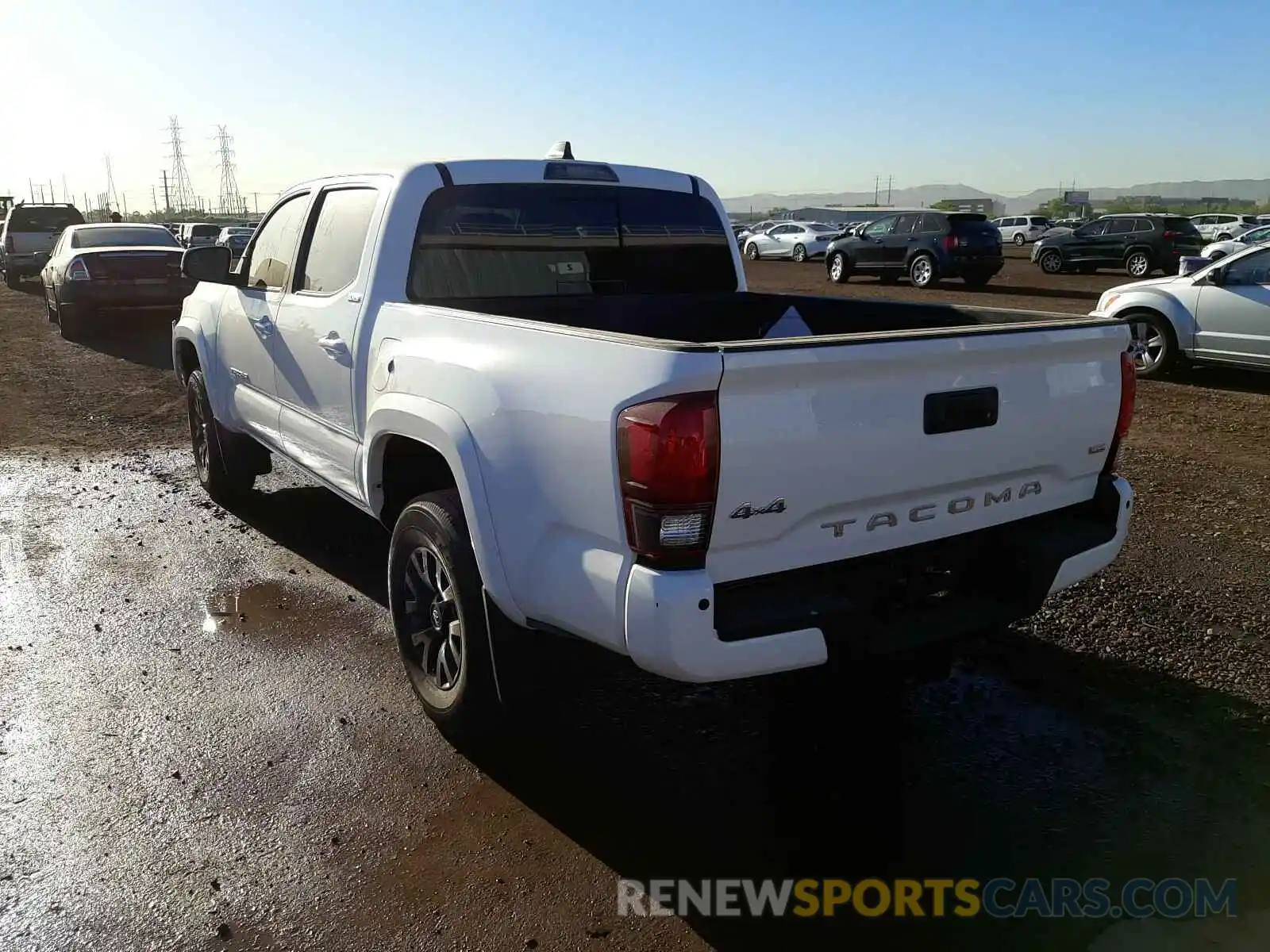 3 Photograph of a damaged car 3TMCZ5AN3LM313541 TOYOTA TACOMA 2020