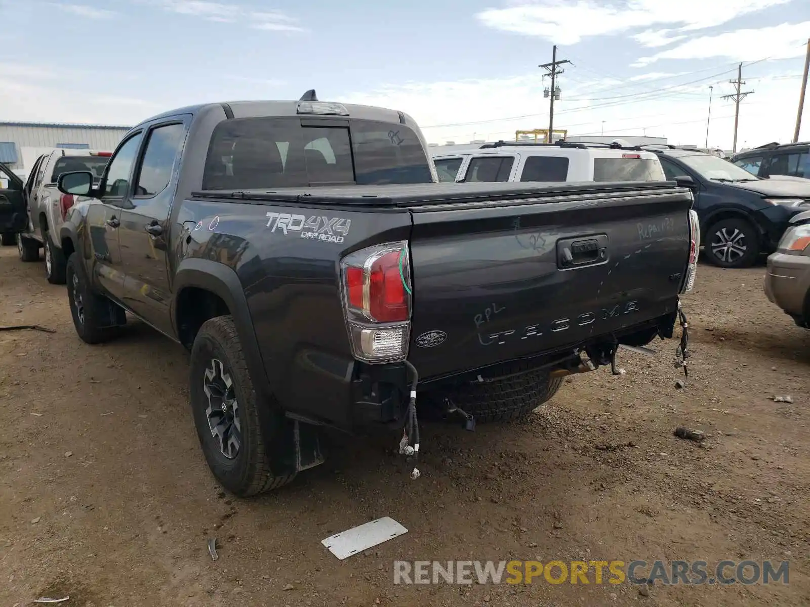 3 Photograph of a damaged car 3TMCZ5AN3LM315175 TOYOTA TACOMA 2020