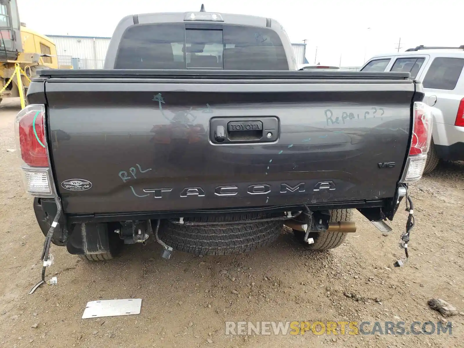 9 Photograph of a damaged car 3TMCZ5AN3LM315175 TOYOTA TACOMA 2020