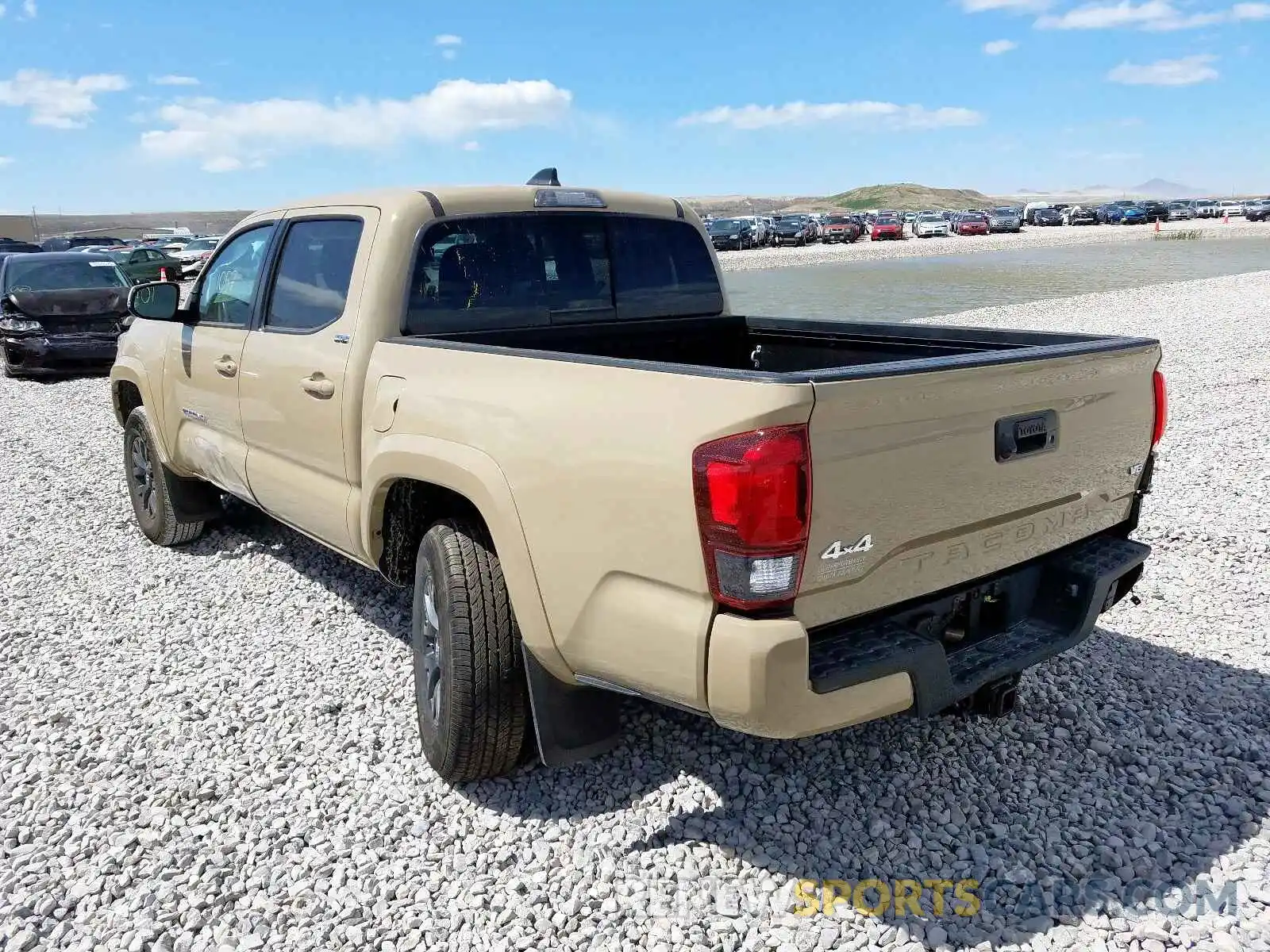 3 Photograph of a damaged car 3TMCZ5AN3LM324264 TOYOTA TACOMA 2020