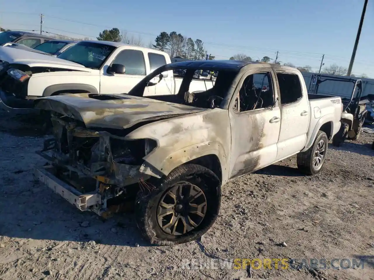 2 Photograph of a damaged car 3TMCZ5AN3LM325060 TOYOTA TACOMA 2020