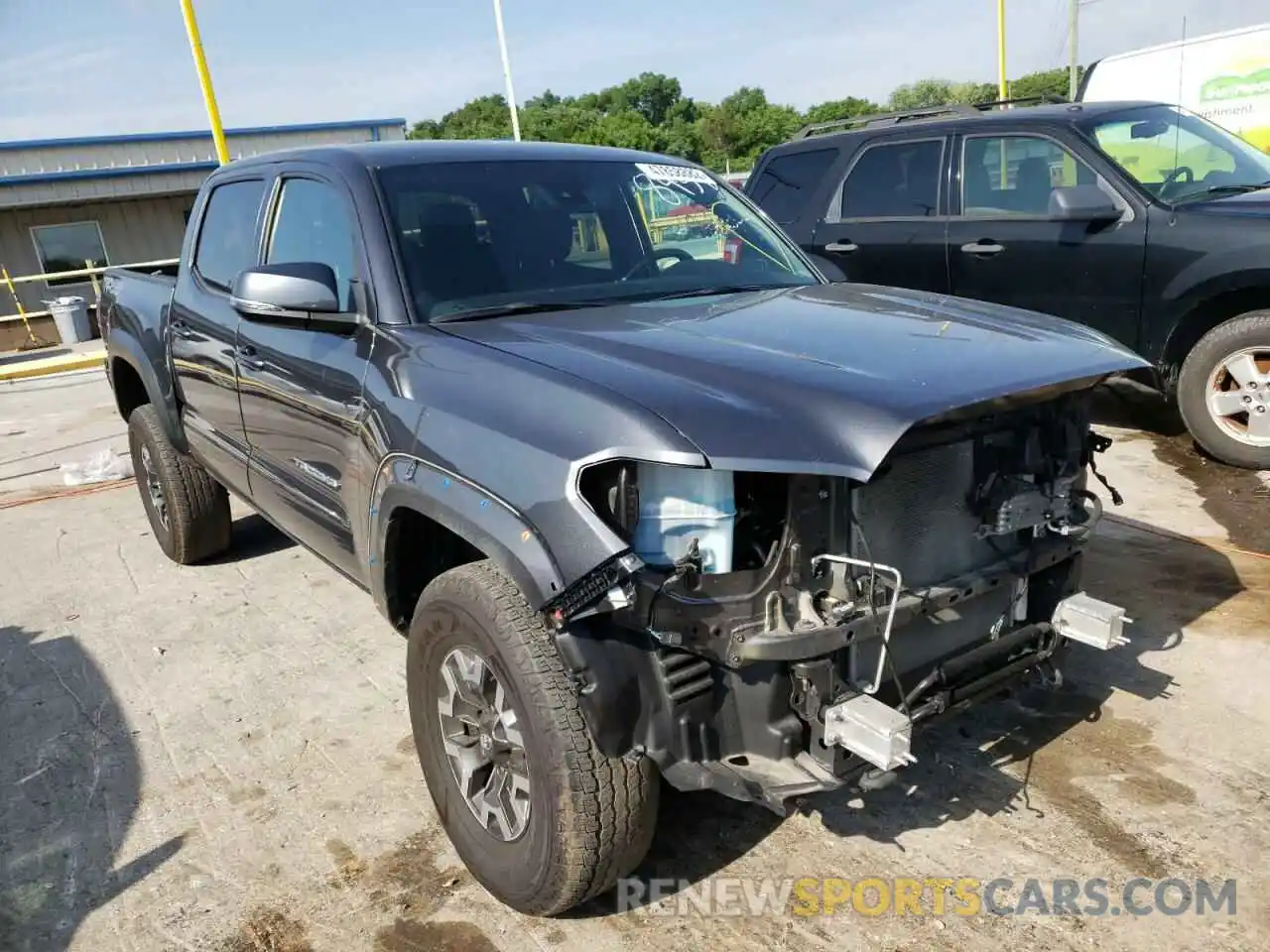 1 Photograph of a damaged car 3TMCZ5AN3LM328458 TOYOTA TACOMA 2020