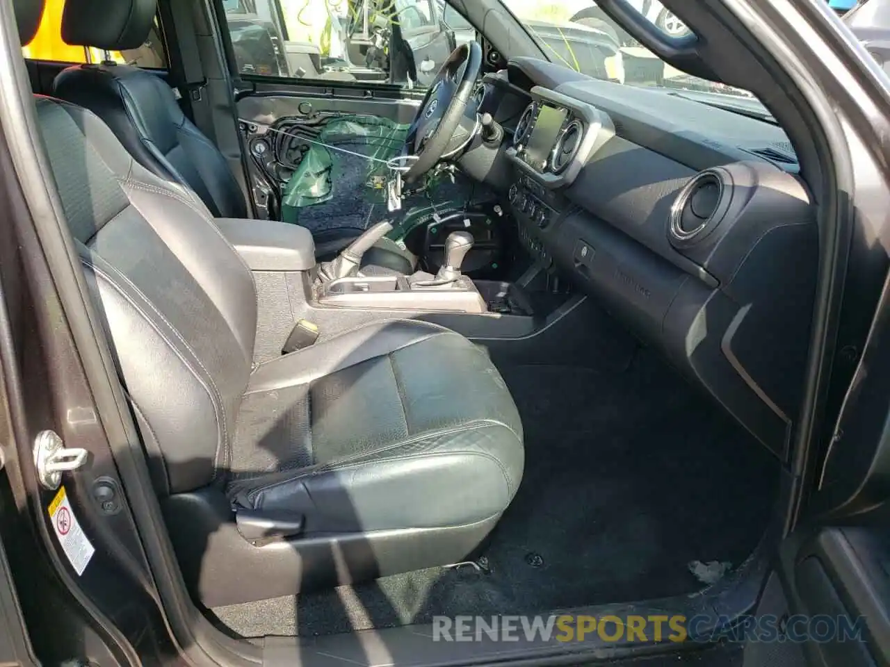 5 Photograph of a damaged car 3TMCZ5AN3LM328458 TOYOTA TACOMA 2020