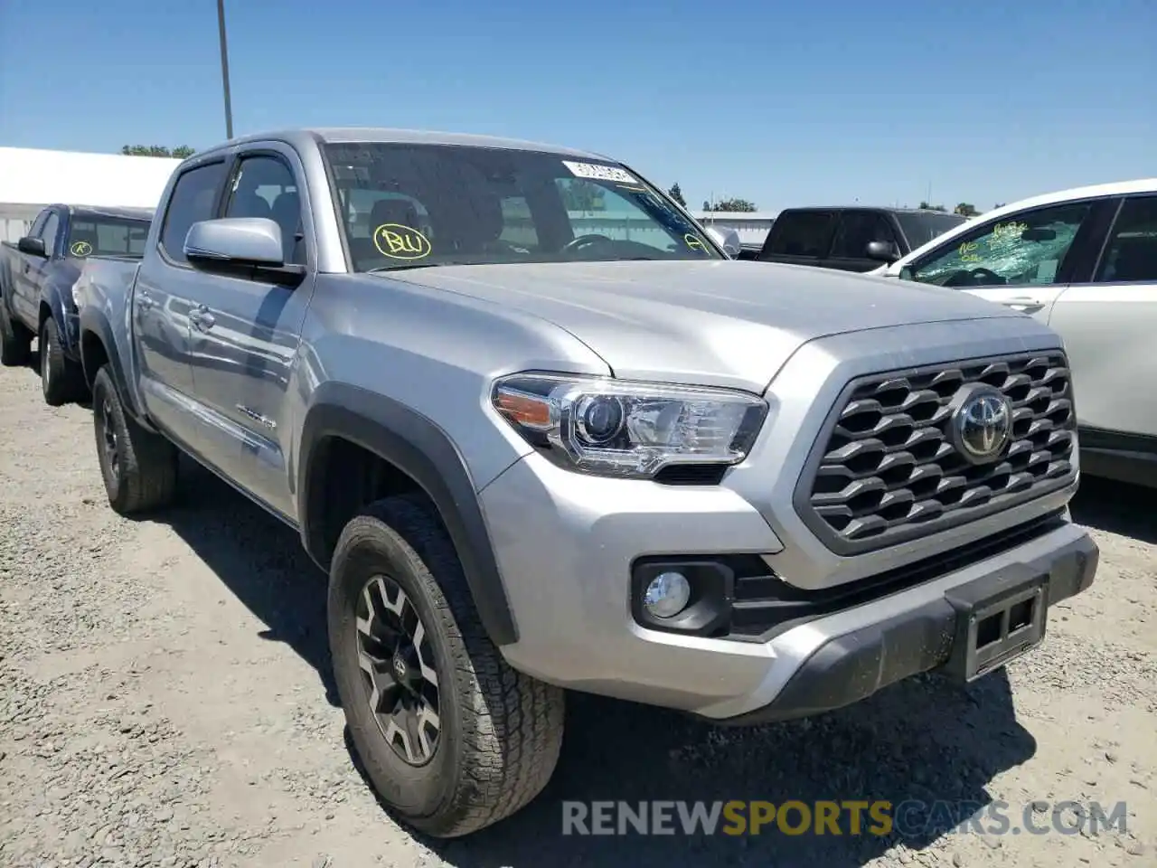 1 Photograph of a damaged car 3TMCZ5AN3LM332025 TOYOTA TACOMA 2020