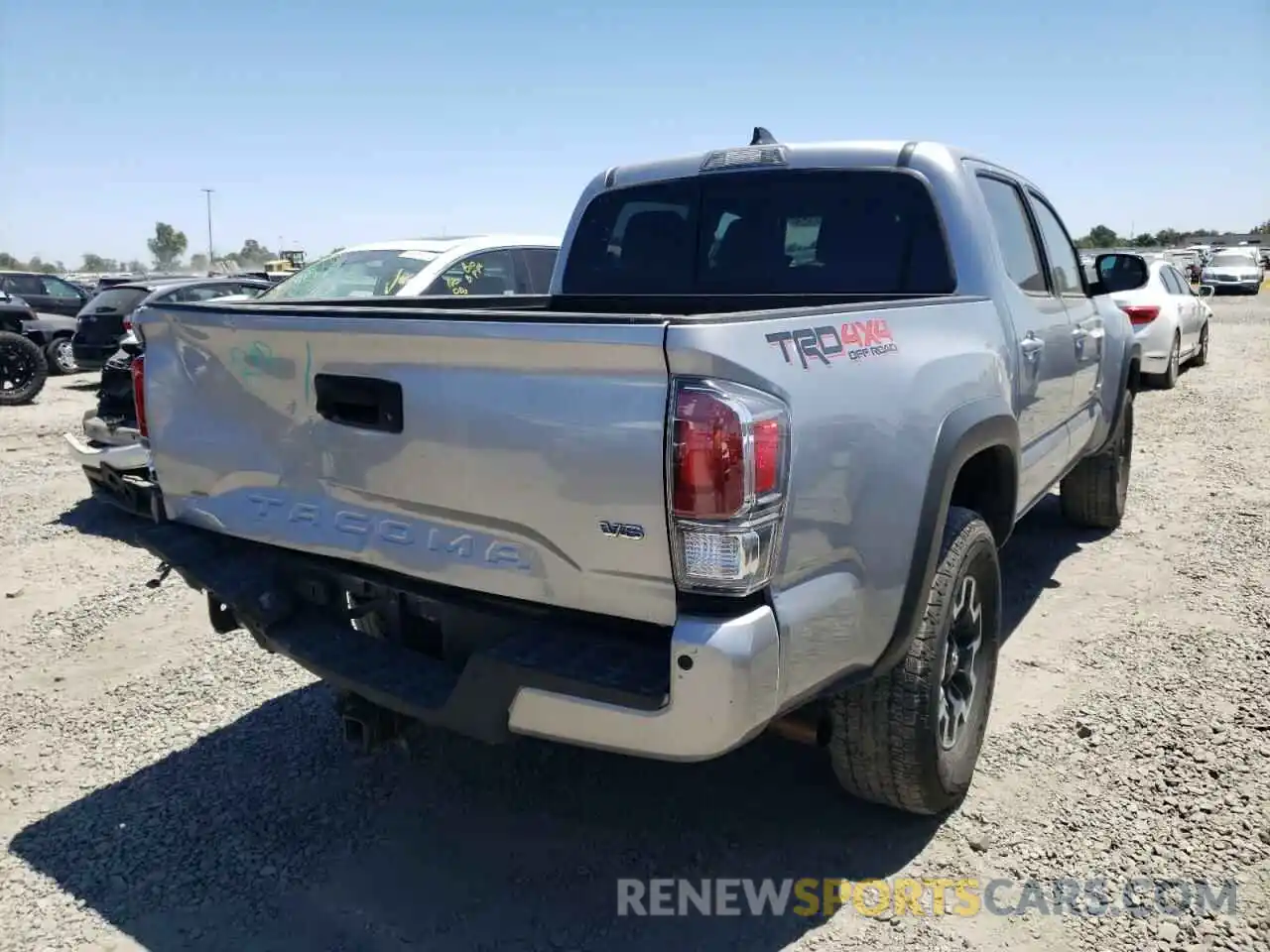 4 Photograph of a damaged car 3TMCZ5AN3LM332025 TOYOTA TACOMA 2020