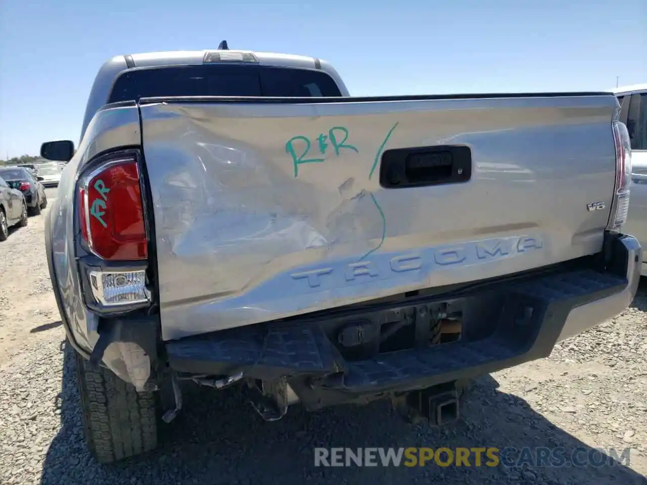 9 Photograph of a damaged car 3TMCZ5AN3LM332025 TOYOTA TACOMA 2020