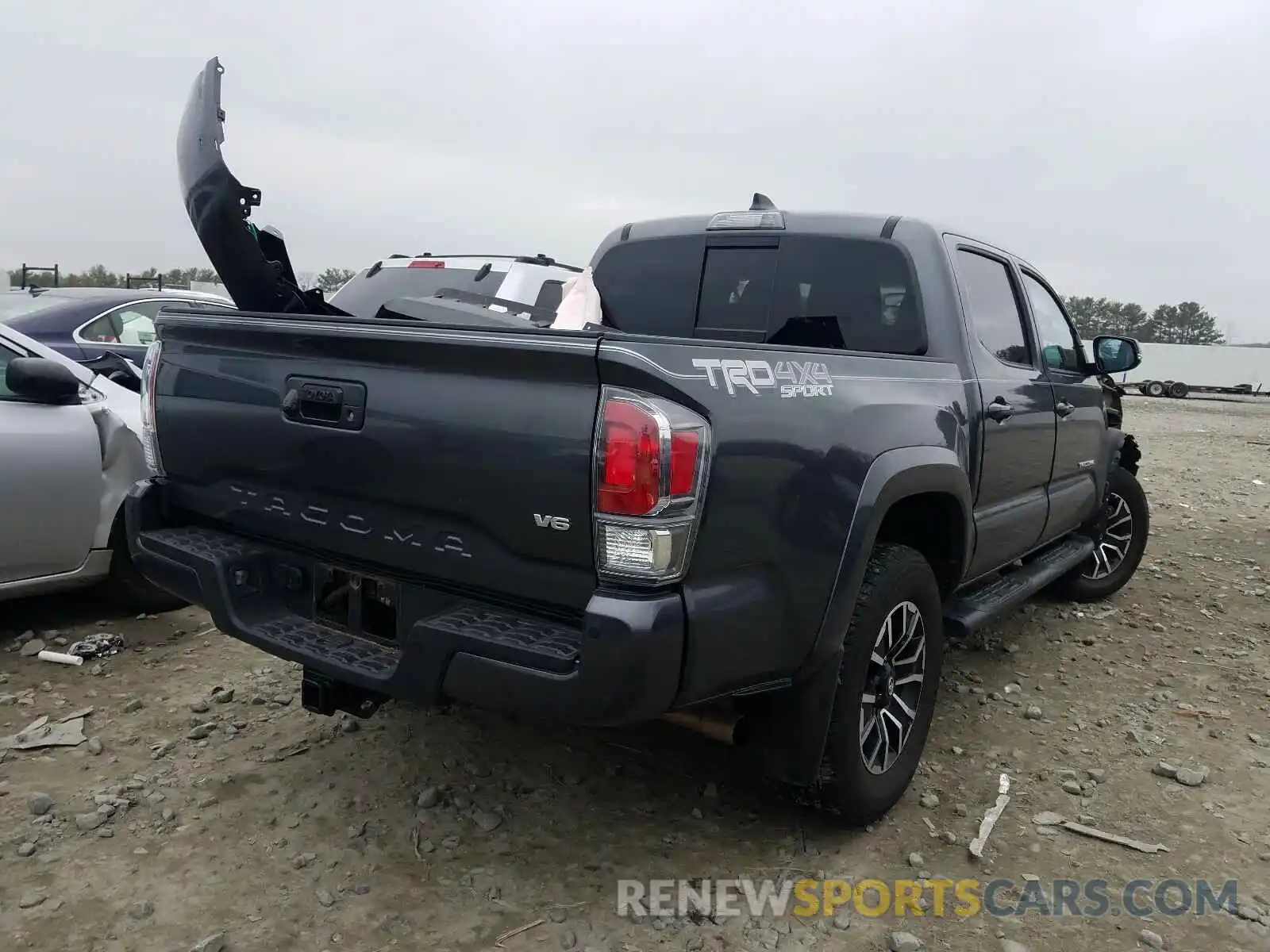 4 Photograph of a damaged car 3TMCZ5AN3LM334518 TOYOTA TACOMA 2020