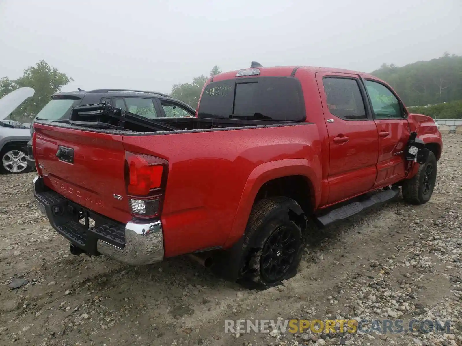 4 Photograph of a damaged car 3TMCZ5AN3LM335376 TOYOTA TACOMA 2020