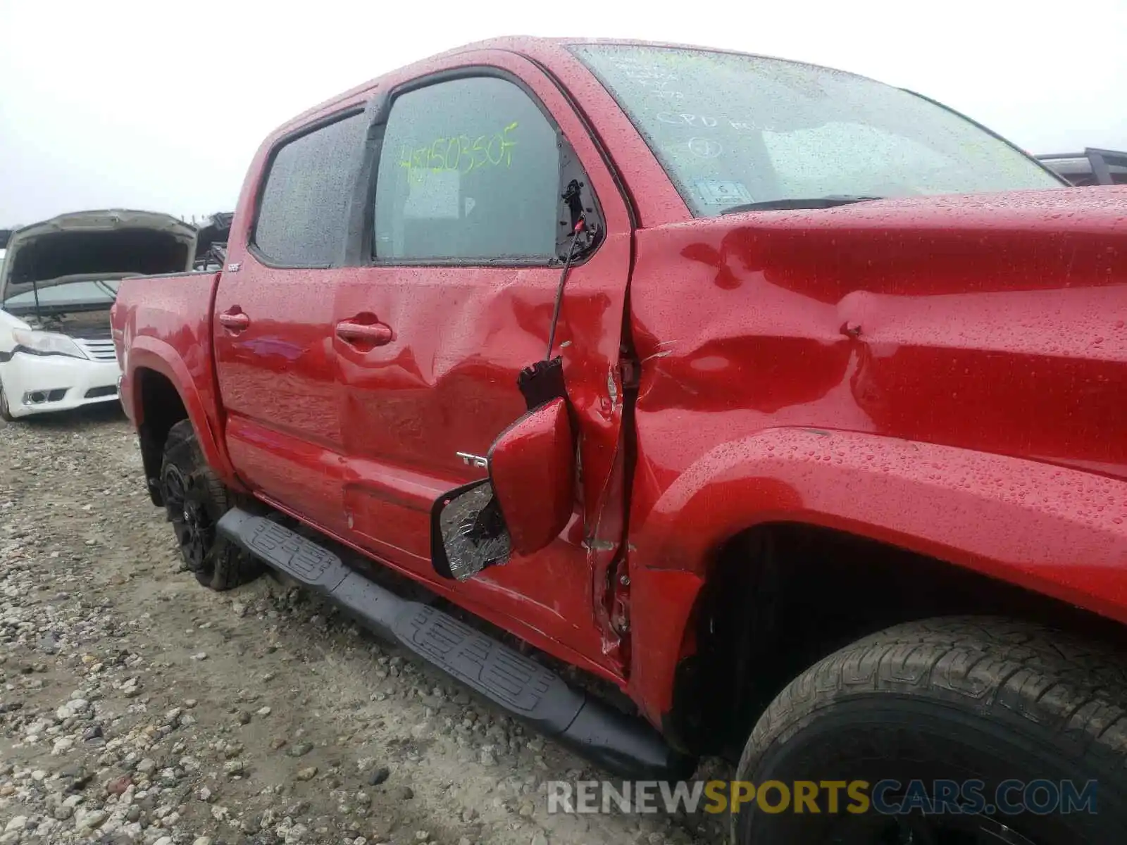 9 Photograph of a damaged car 3TMCZ5AN3LM335376 TOYOTA TACOMA 2020