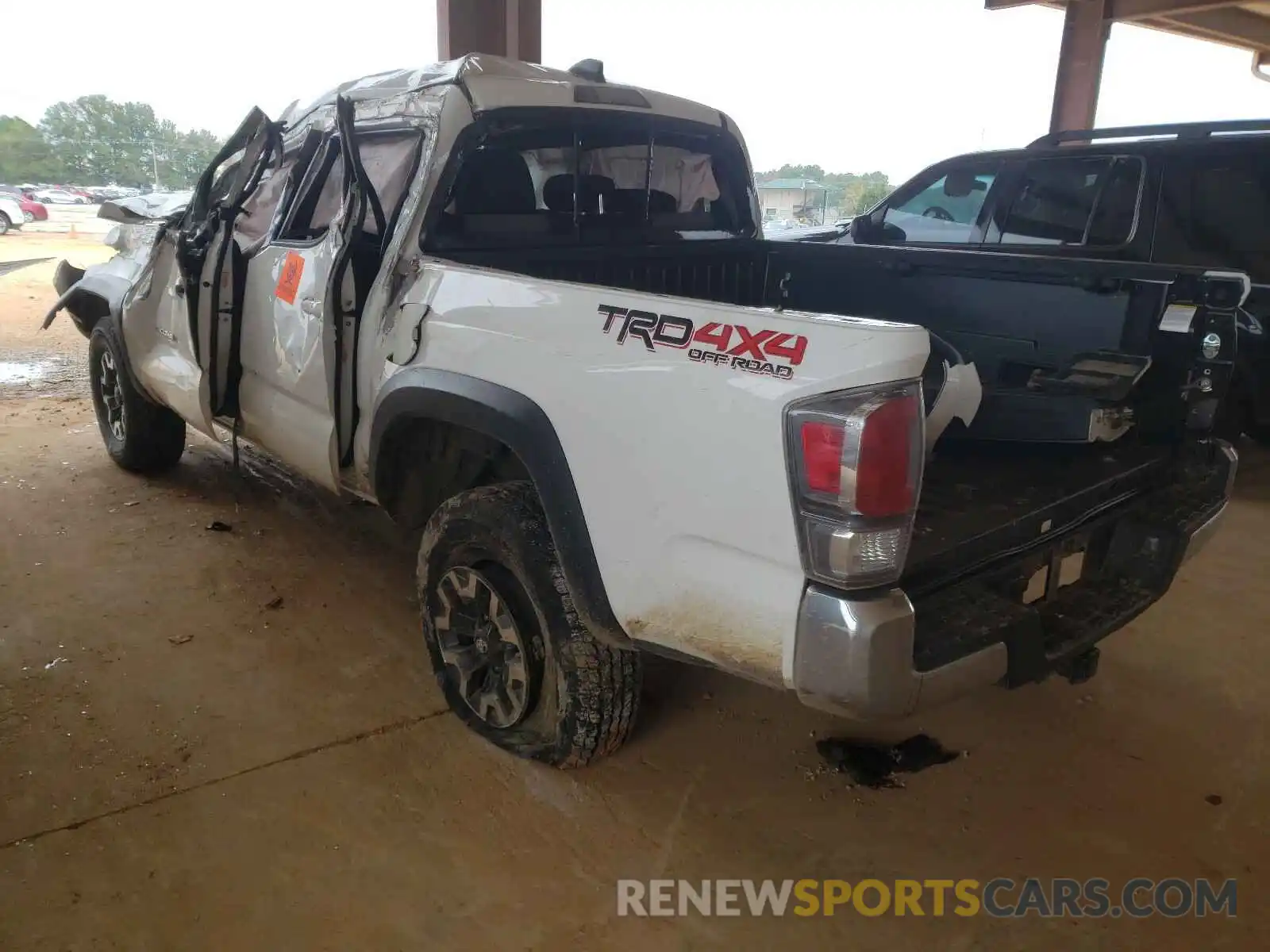 3 Photograph of a damaged car 3TMCZ5AN3LM335667 TOYOTA TACOMA 2020