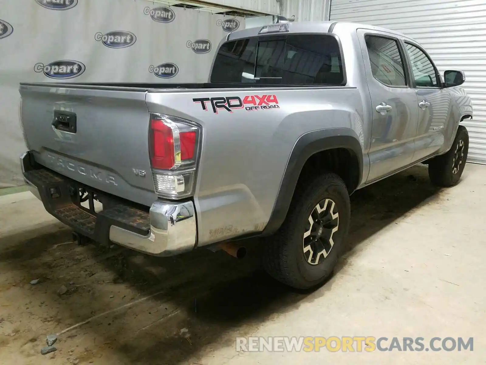 4 Photograph of a damaged car 3TMCZ5AN3LM342019 TOYOTA TACOMA 2020