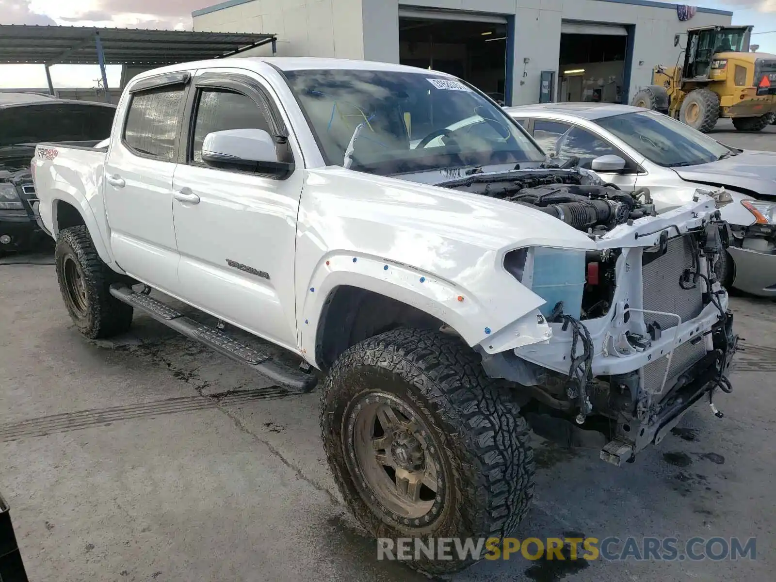 1 Photograph of a damaged car 3TMCZ5AN3LM345051 TOYOTA TACOMA 2020