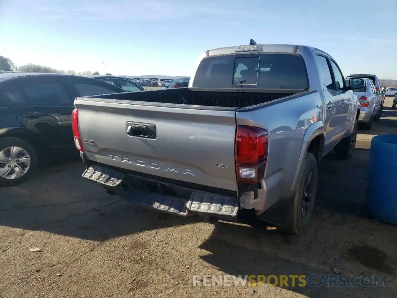 4 Photograph of a damaged car 3TMCZ5AN3LM347687 TOYOTA TACOMA 2020