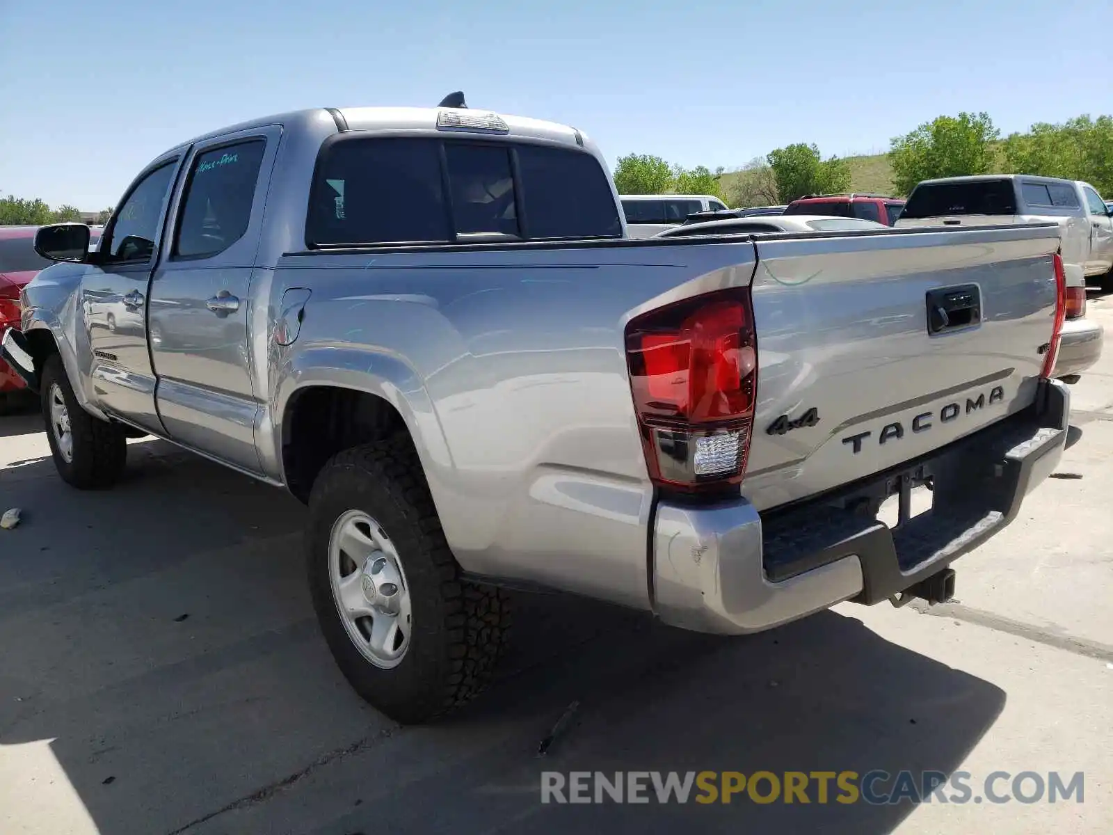 3 Photograph of a damaged car 3TMCZ5AN3LM350542 TOYOTA TACOMA 2020