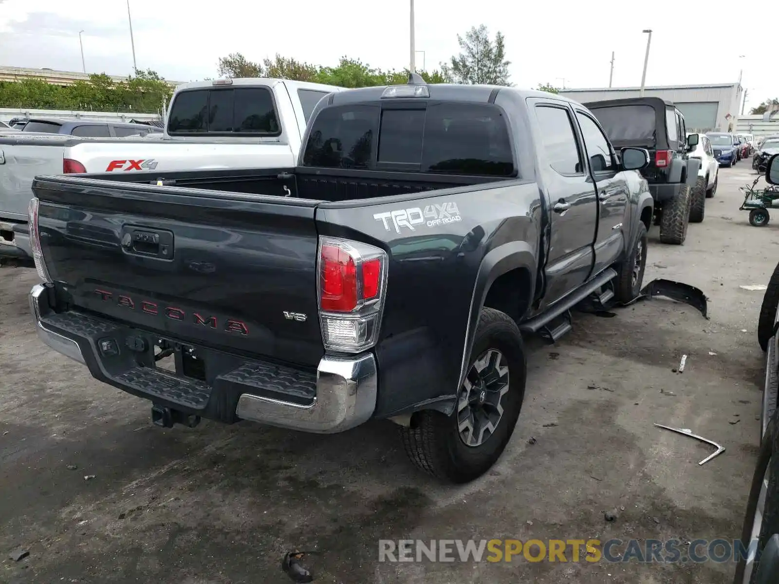 4 Photograph of a damaged car 3TMCZ5AN3LM363954 TOYOTA TACOMA 2020