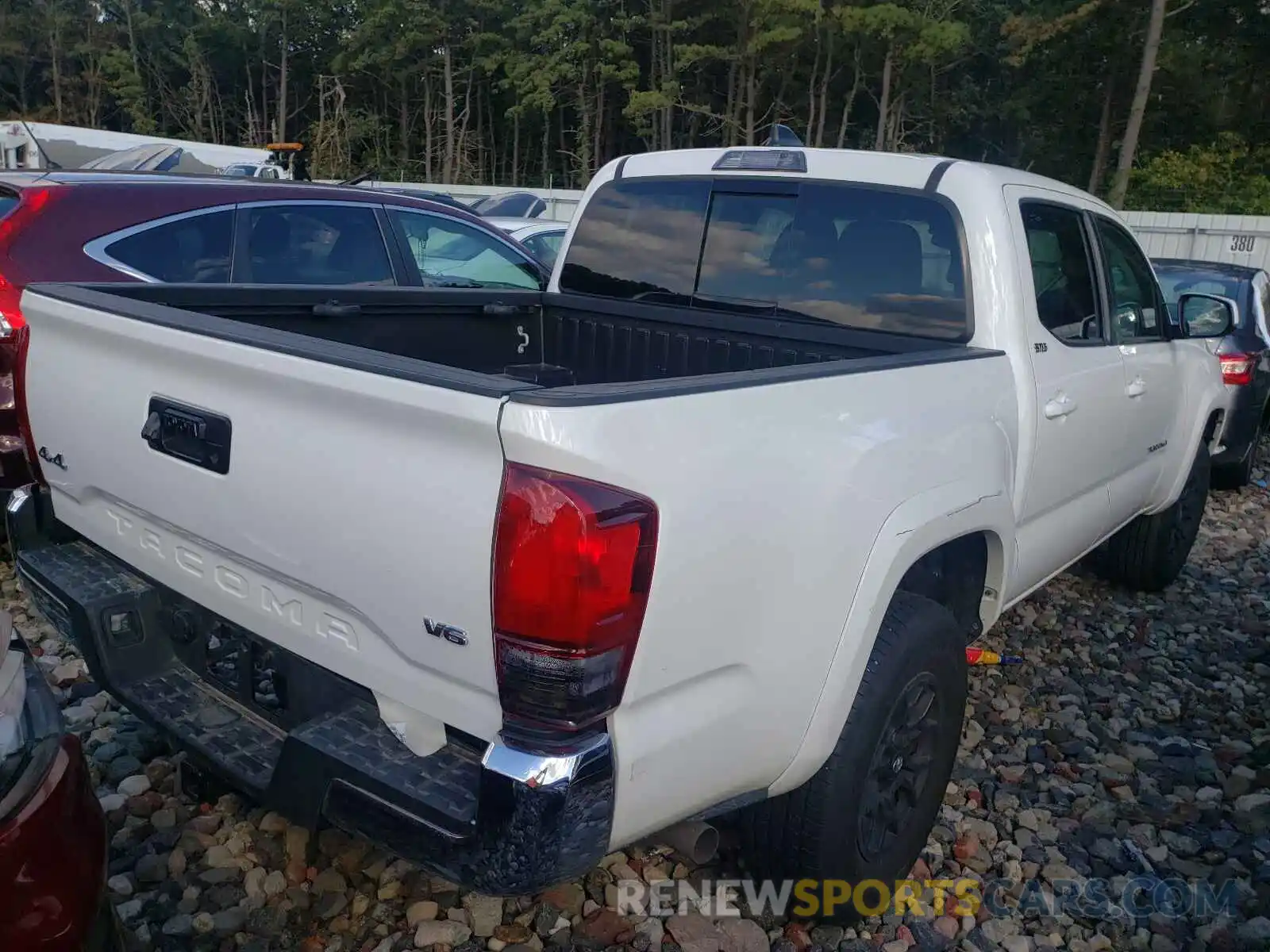 4 Photograph of a damaged car 3TMCZ5AN3LM364151 TOYOTA TACOMA 2020