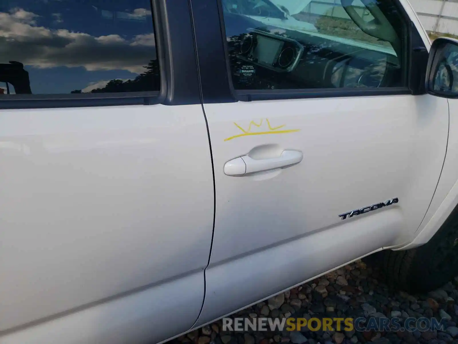 9 Photograph of a damaged car 3TMCZ5AN3LM364151 TOYOTA TACOMA 2020