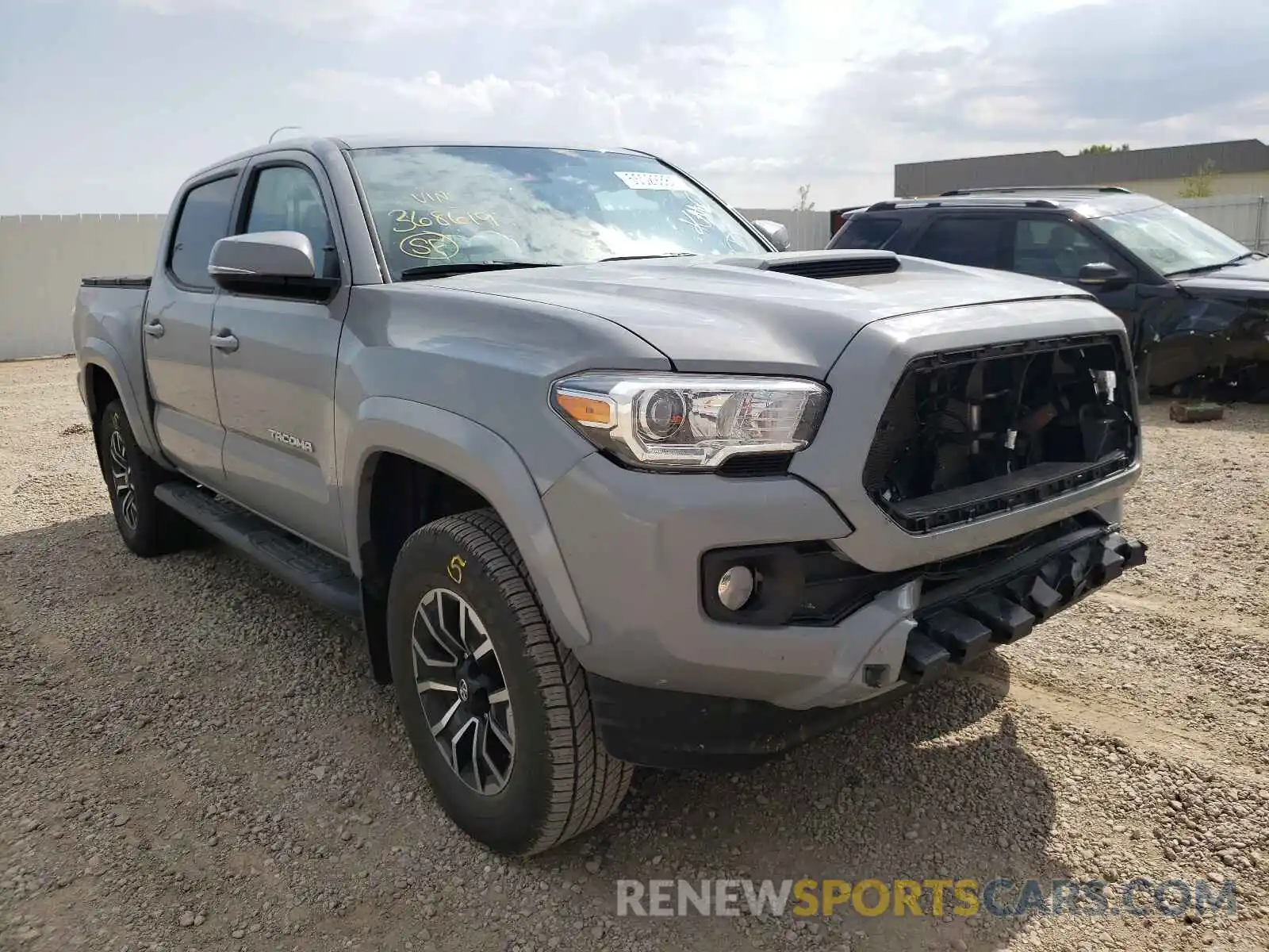 1 Photograph of a damaged car 3TMCZ5AN3LM368619 TOYOTA TACOMA 2020