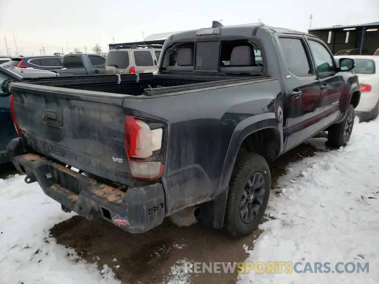 4 Photograph of a damaged car 3TMCZ5AN4LM289363 TOYOTA TACOMA 2020