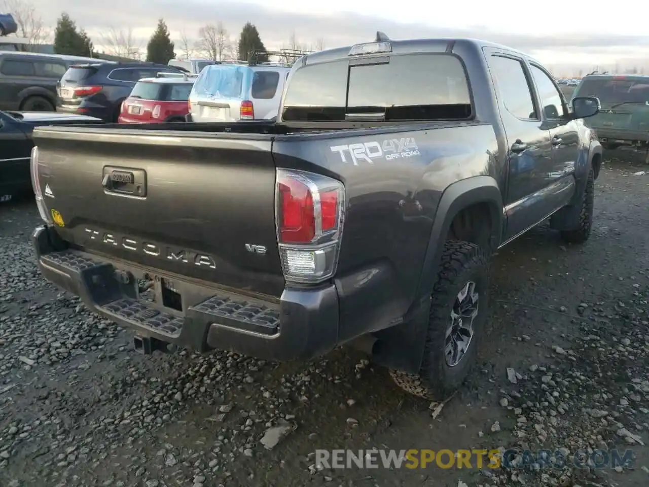 4 Photograph of a damaged car 3TMCZ5AN4LM295471 TOYOTA TACOMA 2020