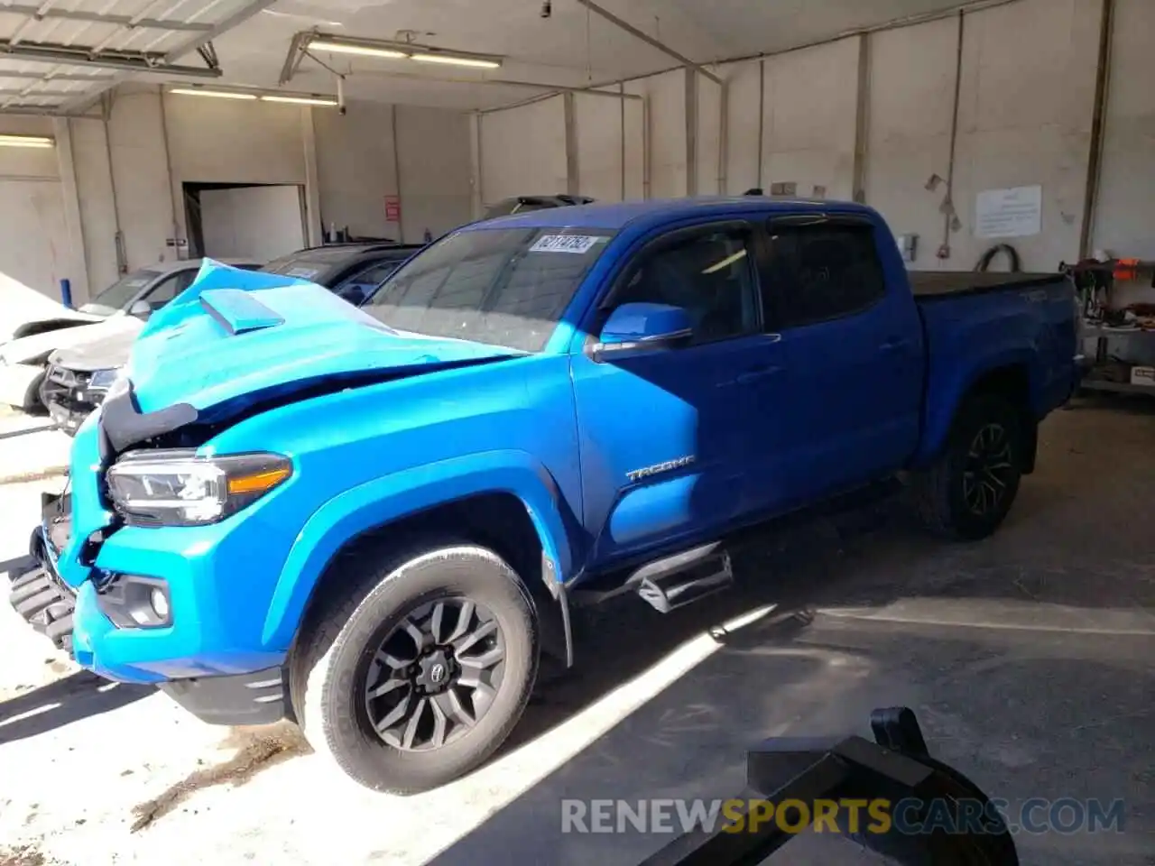 2 Photograph of a damaged car 3TMCZ5AN4LM296829 TOYOTA TACOMA 2020