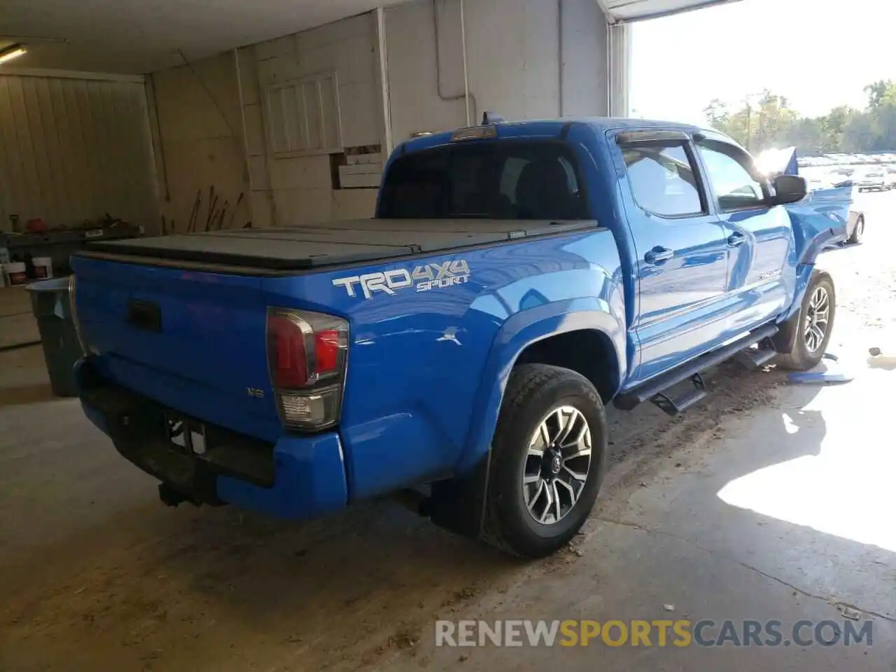 4 Photograph of a damaged car 3TMCZ5AN4LM296829 TOYOTA TACOMA 2020