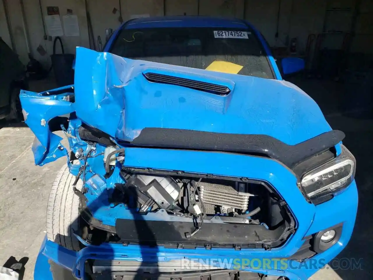 7 Photograph of a damaged car 3TMCZ5AN4LM296829 TOYOTA TACOMA 2020