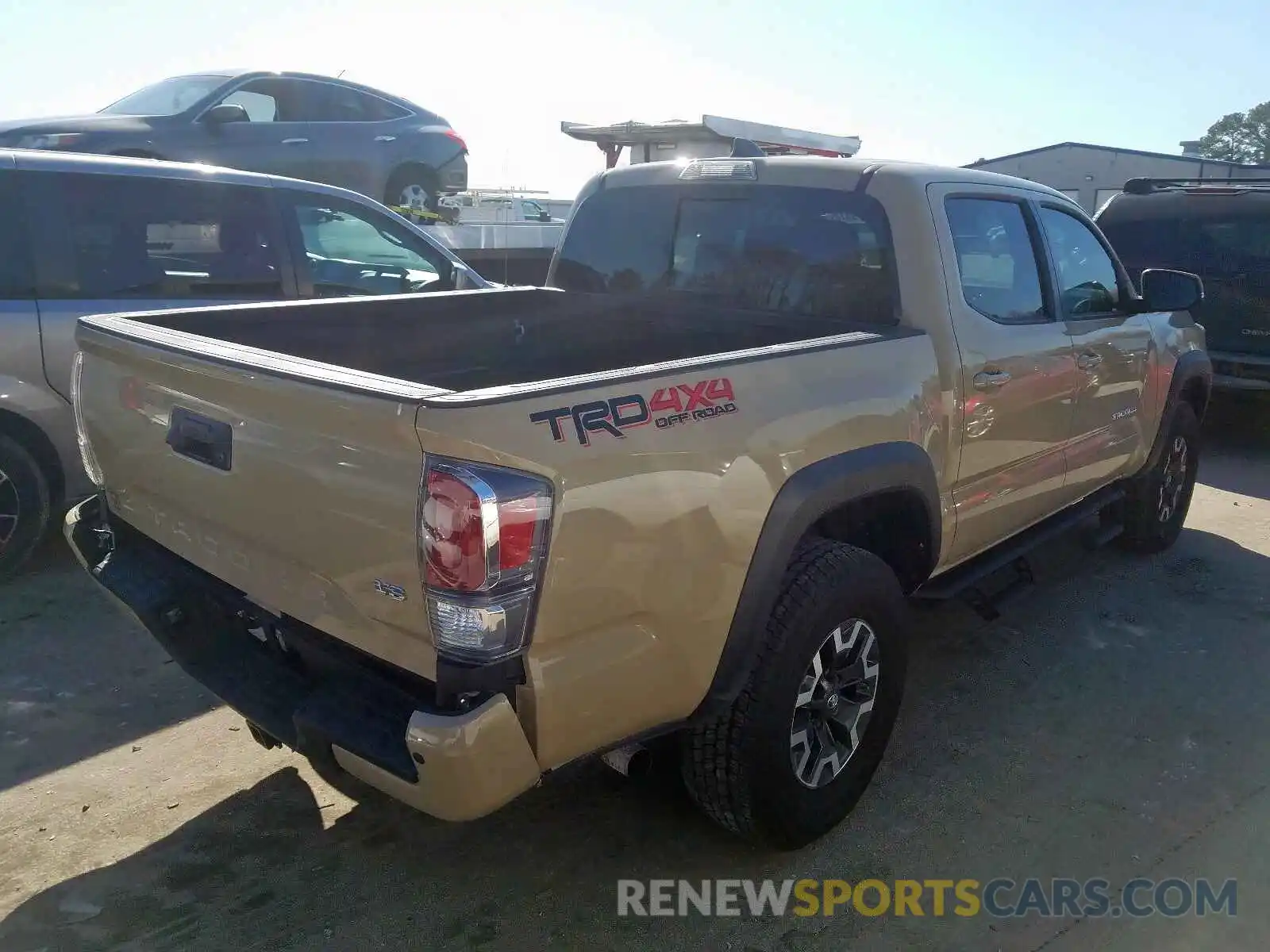 4 Photograph of a damaged car 3TMCZ5AN4LM303441 TOYOTA TACOMA 2020