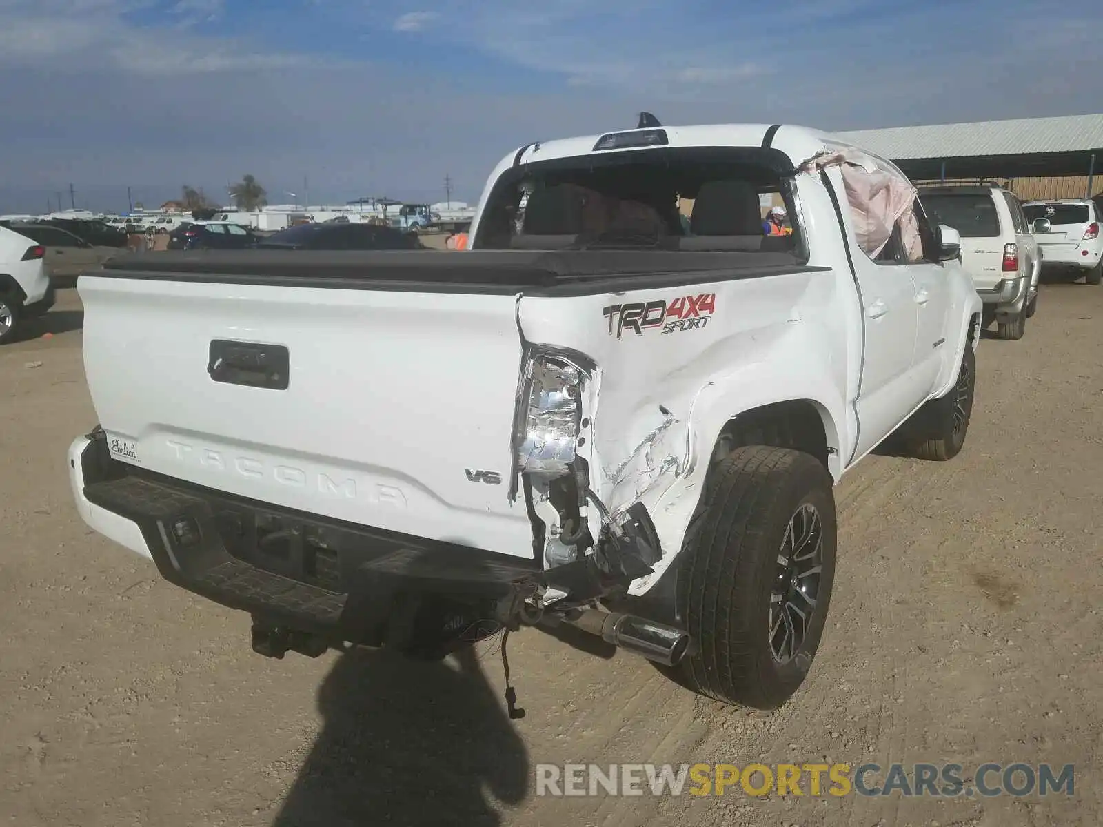 4 Photograph of a damaged car 3TMCZ5AN4LM303519 TOYOTA TACOMA 2020