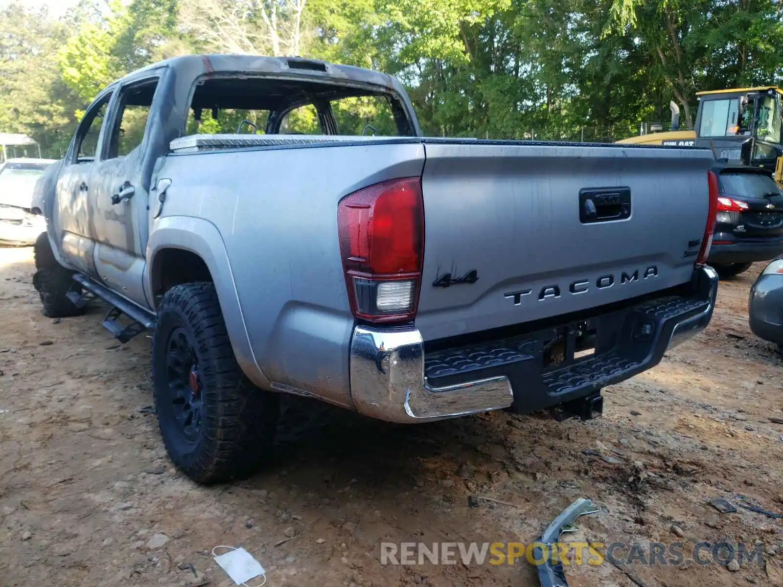 3 Photograph of a damaged car 3TMCZ5AN4LM304265 TOYOTA TACOMA 2020