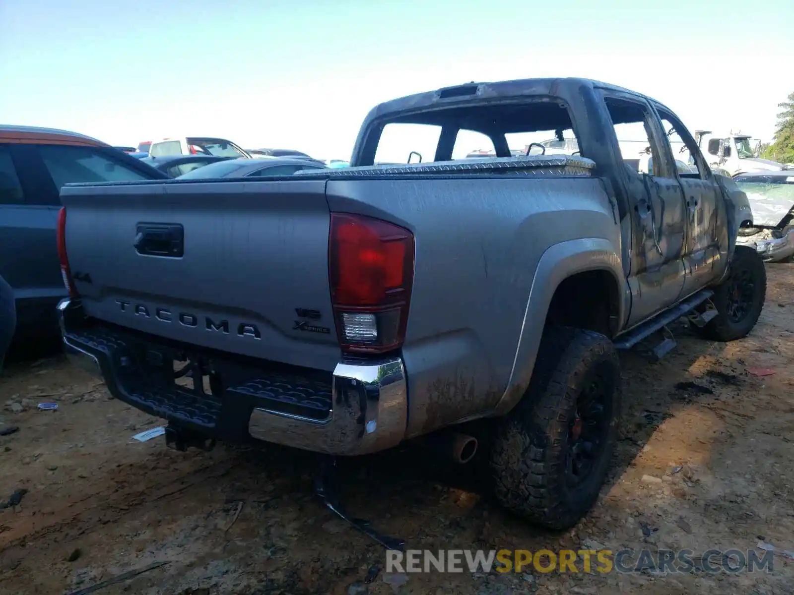 4 Photograph of a damaged car 3TMCZ5AN4LM304265 TOYOTA TACOMA 2020