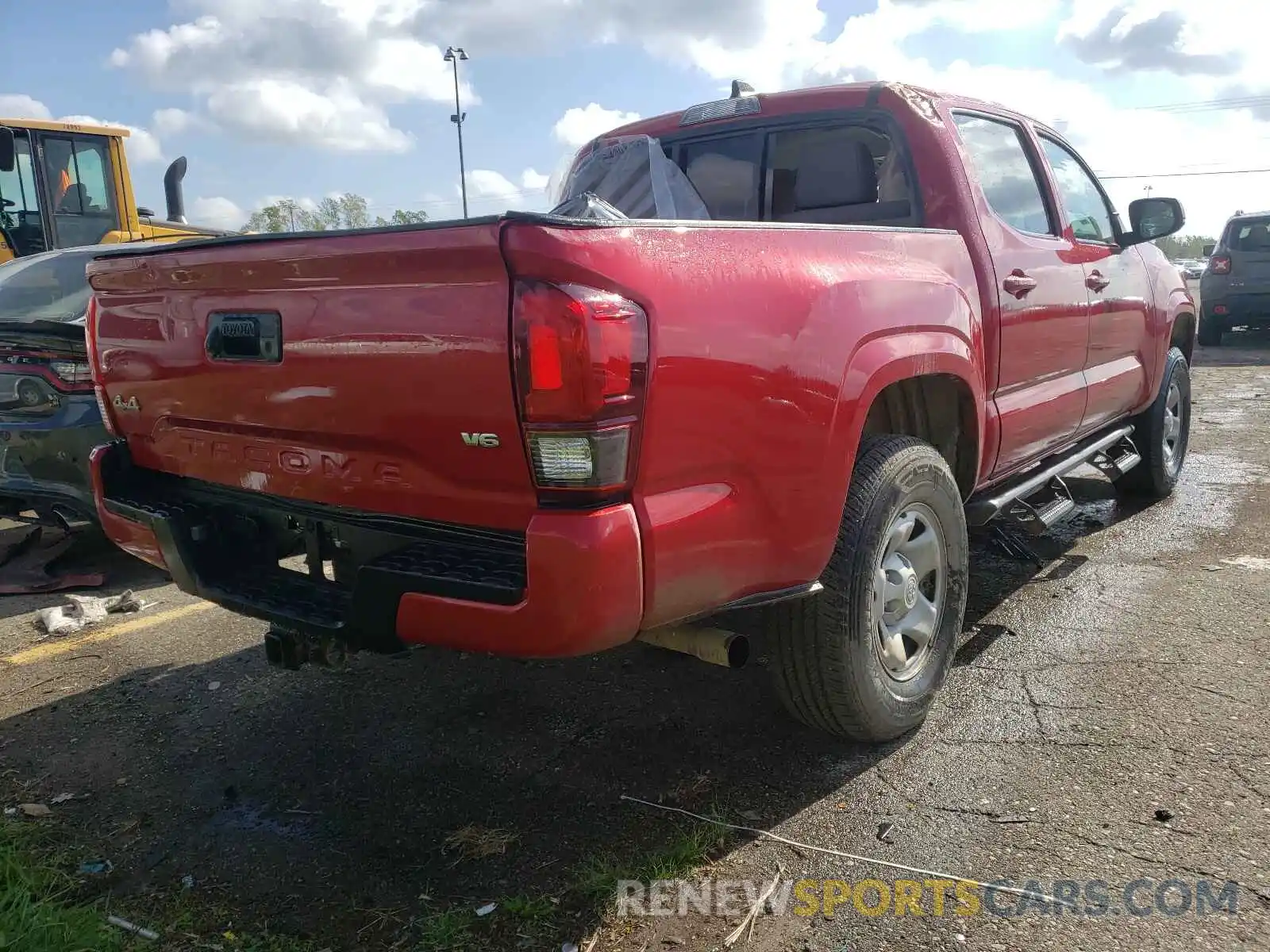 4 Photograph of a damaged car 3TMCZ5AN4LM308297 TOYOTA TACOMA 2020