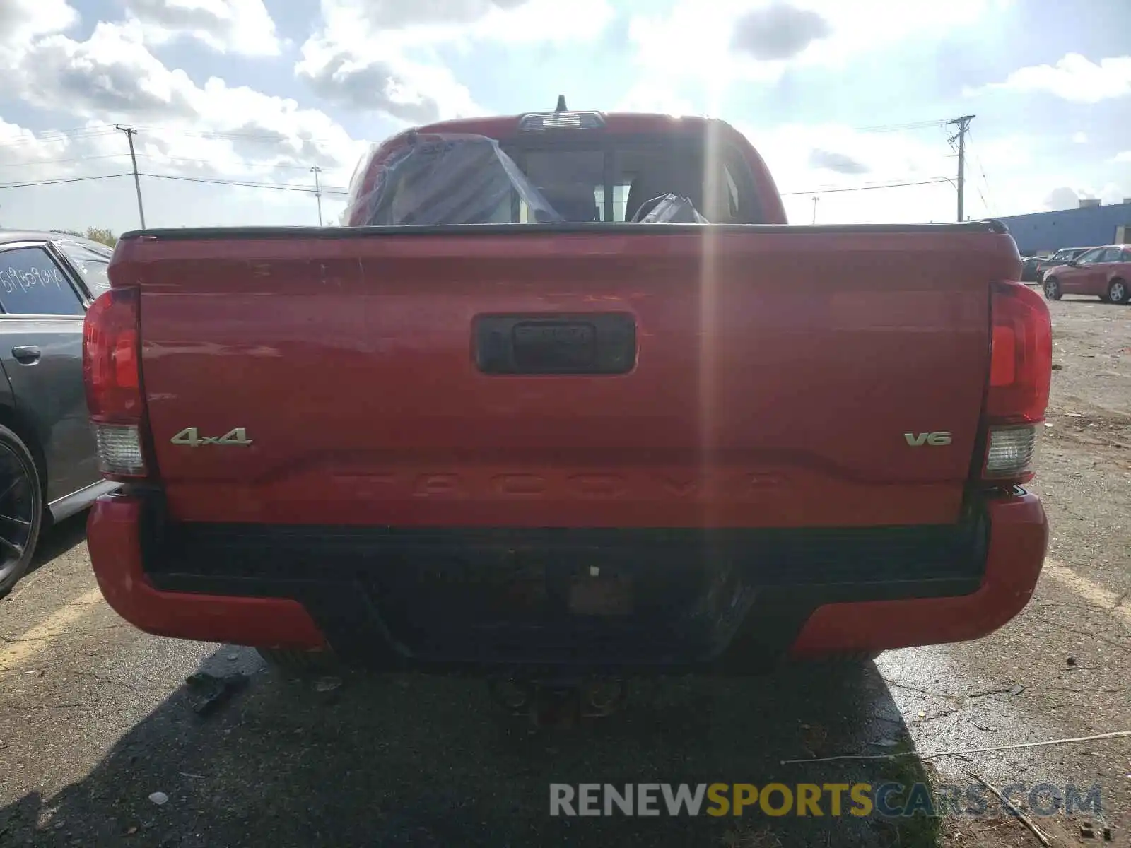 6 Photograph of a damaged car 3TMCZ5AN4LM308297 TOYOTA TACOMA 2020