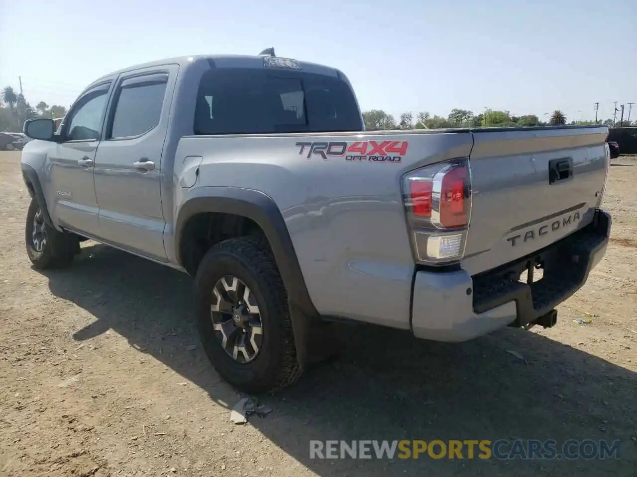 3 Photograph of a damaged car 3TMCZ5AN4LM308641 TOYOTA TACOMA 2020