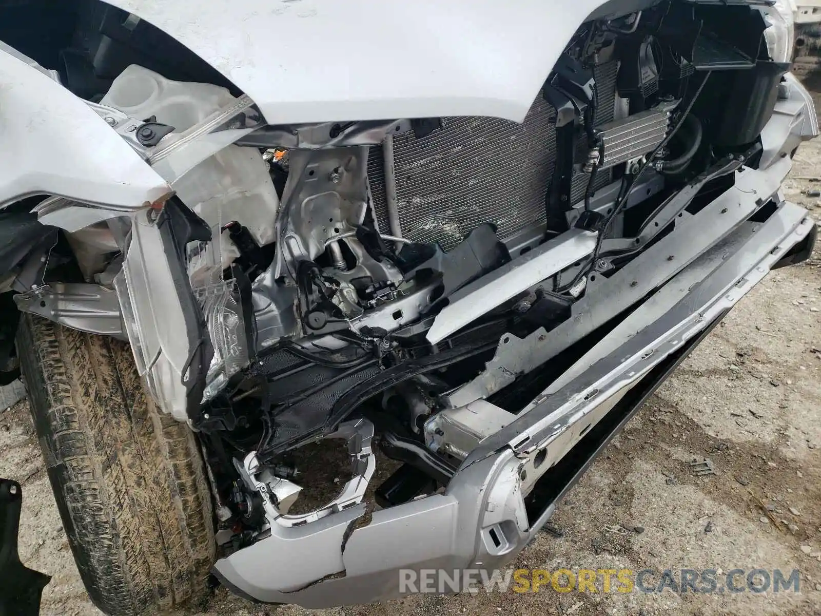 9 Photograph of a damaged car 3TMCZ5AN4LM310020 TOYOTA TACOMA 2020