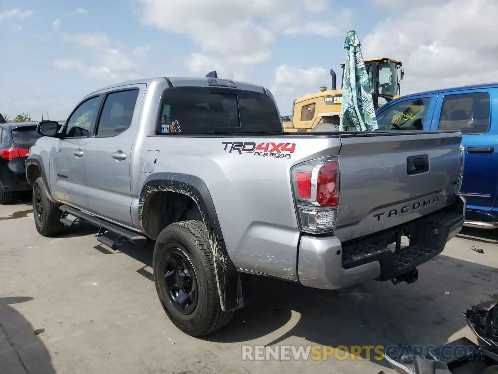 3 Photograph of a damaged car 3TMCZ5AN4LM310437 TOYOTA TACOMA 2020