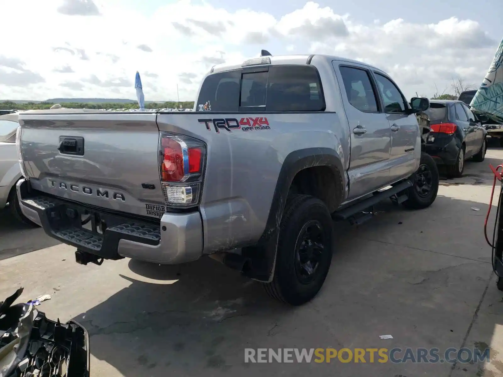 4 Photograph of a damaged car 3TMCZ5AN4LM310437 TOYOTA TACOMA 2020