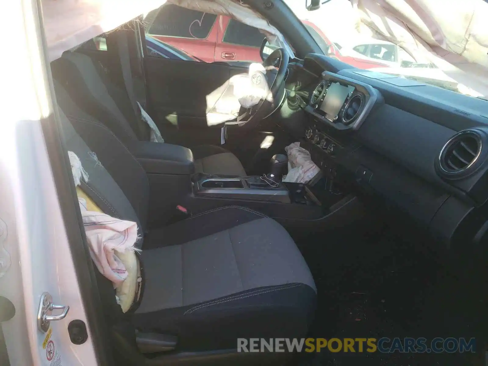 5 Photograph of a damaged car 3TMCZ5AN4LM312818 TOYOTA TACOMA 2020