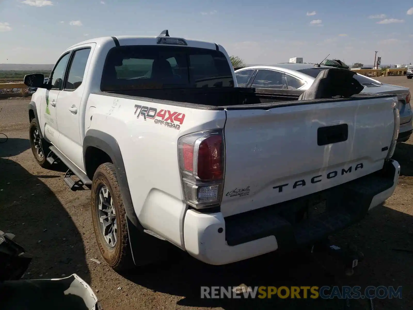 3 Photograph of a damaged car 3TMCZ5AN4LM320823 TOYOTA TACOMA 2020