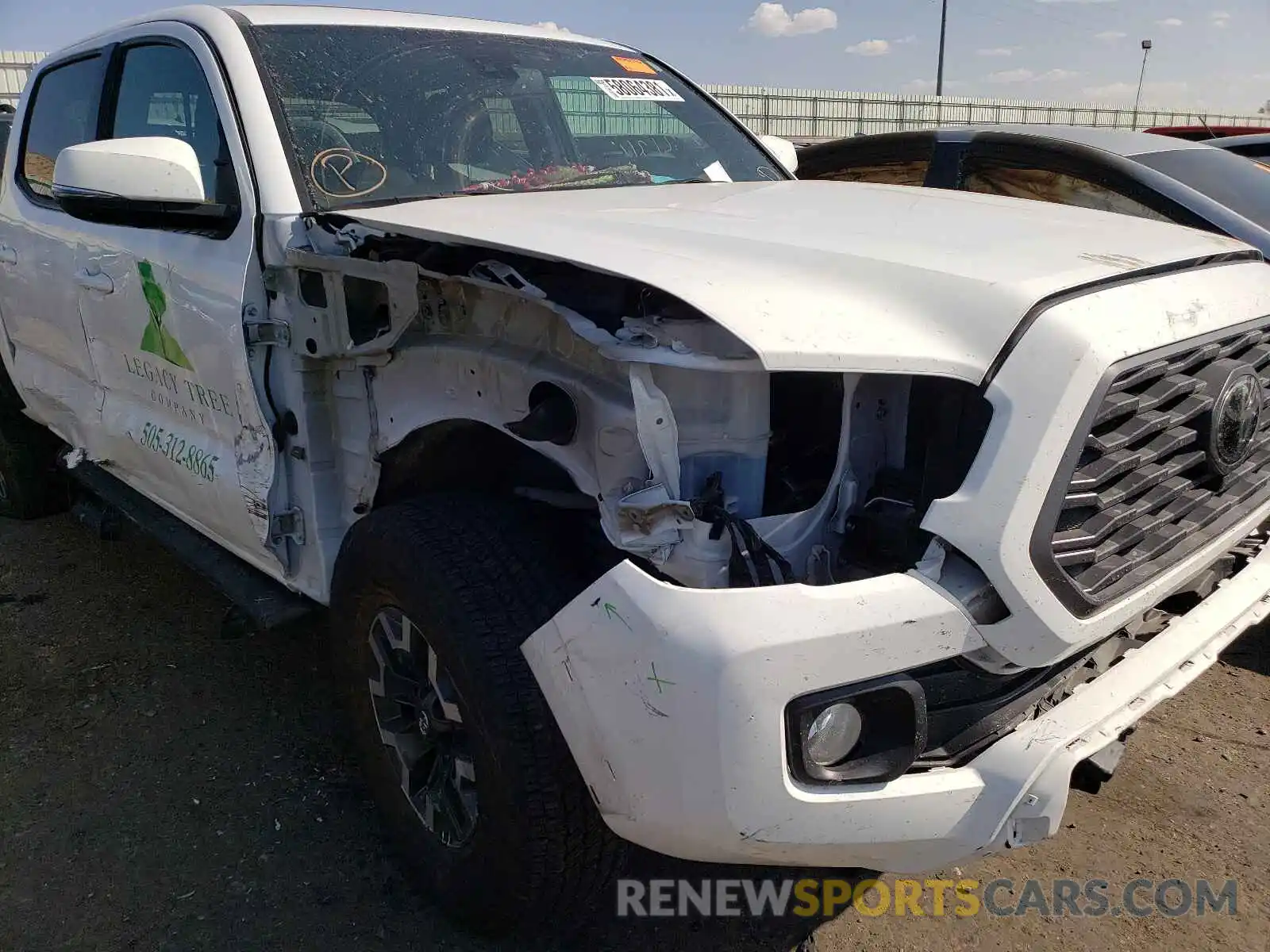 9 Photograph of a damaged car 3TMCZ5AN4LM320823 TOYOTA TACOMA 2020