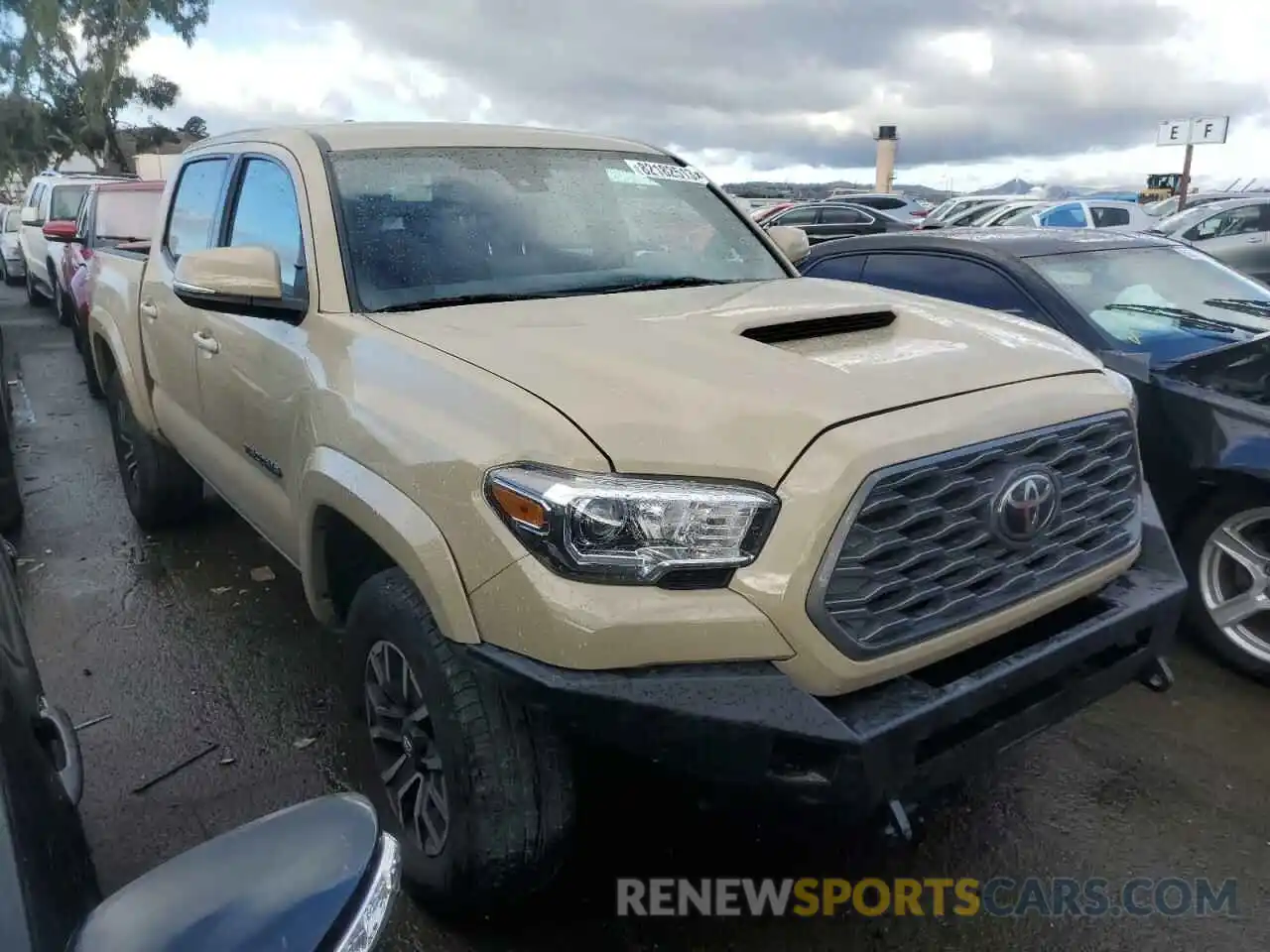 4 Photograph of a damaged car 3TMCZ5AN4LM321437 TOYOTA TACOMA 2020