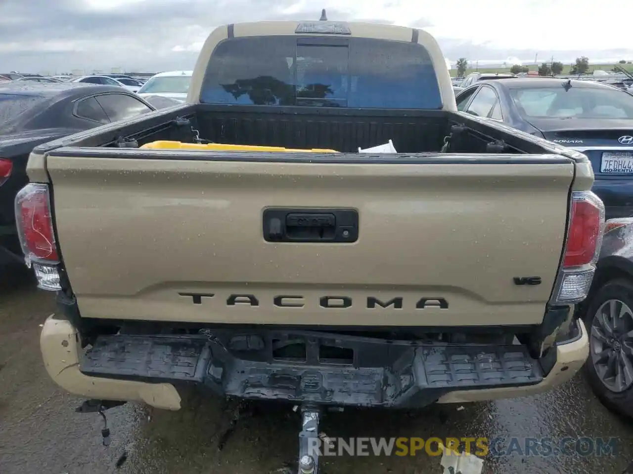 6 Photograph of a damaged car 3TMCZ5AN4LM321437 TOYOTA TACOMA 2020