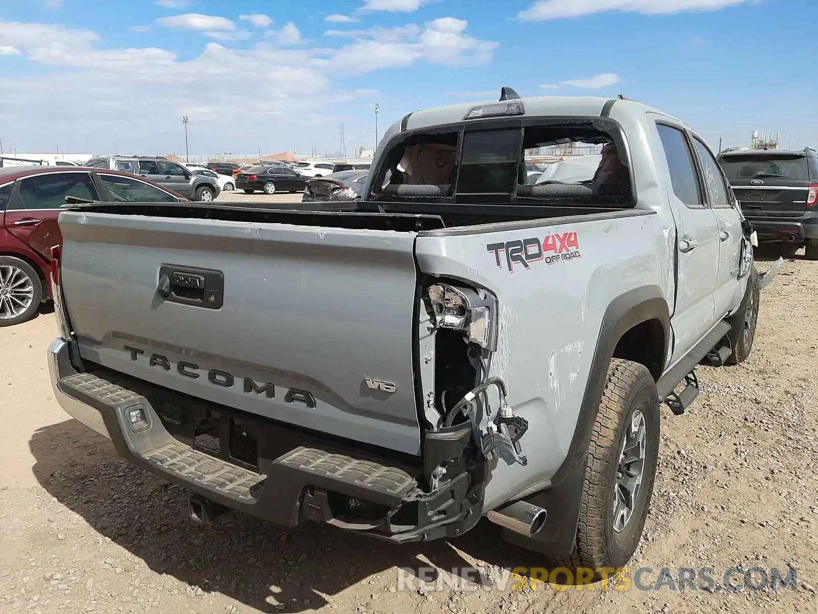 4 Photograph of a damaged car 3TMCZ5AN4LM322832 TOYOTA TACOMA 2020