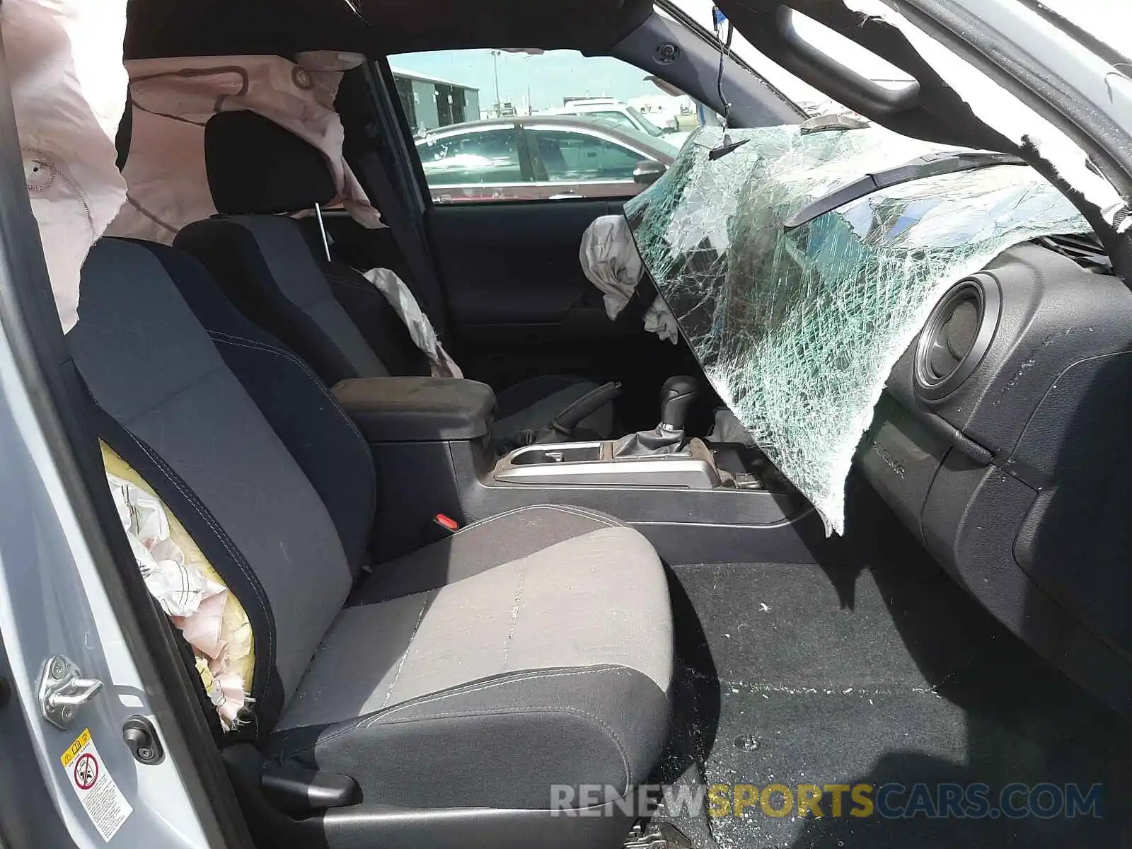 5 Photograph of a damaged car 3TMCZ5AN4LM322832 TOYOTA TACOMA 2020