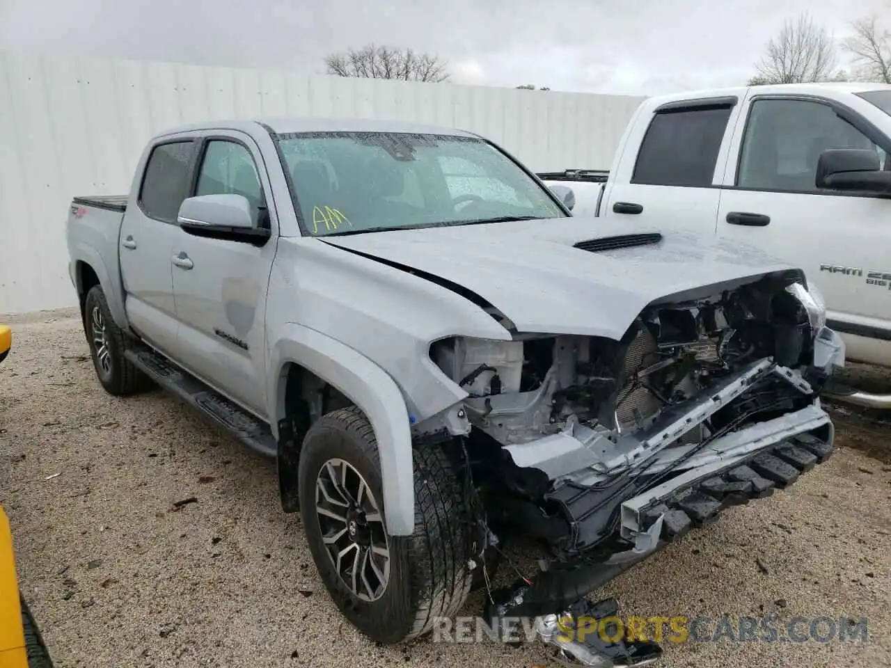 1 Photograph of a damaged car 3TMCZ5AN4LM324676 TOYOTA TACOMA 2020