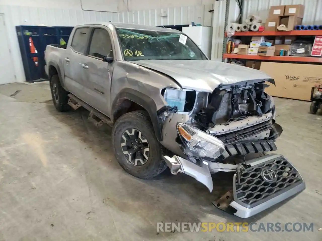 1 Photograph of a damaged car 3TMCZ5AN4LM332325 TOYOTA TACOMA 2020